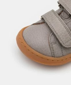 Coupon 👏 Froddo BAREFOOT UNISEX Klettschuh Light Grey 🛒 -Angebote Froddo Store 1da6a318283540f79b9e8b01de6823d6