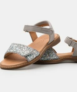 Bestes Angebot 😀 Froddo LORE SPARKLE Riemensandalette Light Grey Kinder 🔔 11 Bestes Angebot 😀 Froddo LORE SPARKLE Riemensandalette Light Grey Kinder 🔔 -Angebote Froddo Store 7f295d9bea524cfe99ddb5d09832c825